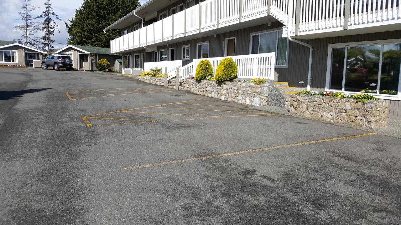 The Cedarwood Inn & Suites Sidney Extérieur photo