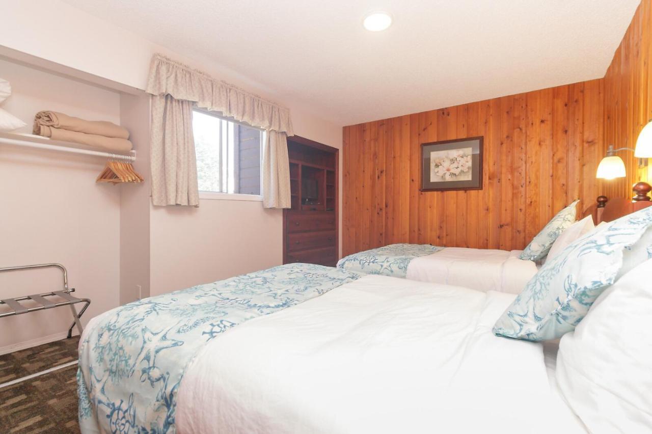 The Cedarwood Inn & Suites Sidney Extérieur photo