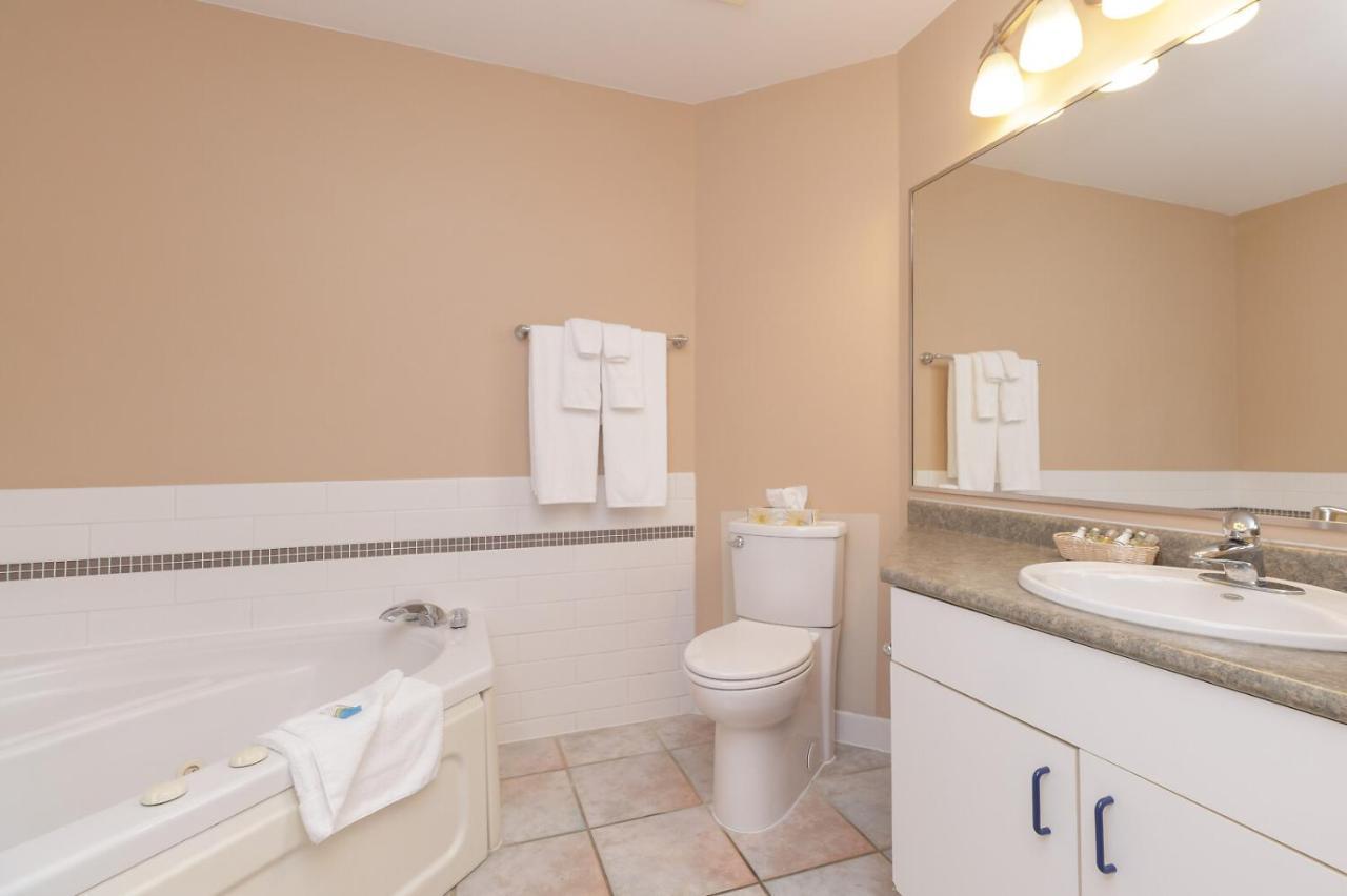 The Cedarwood Inn & Suites Sidney Extérieur photo